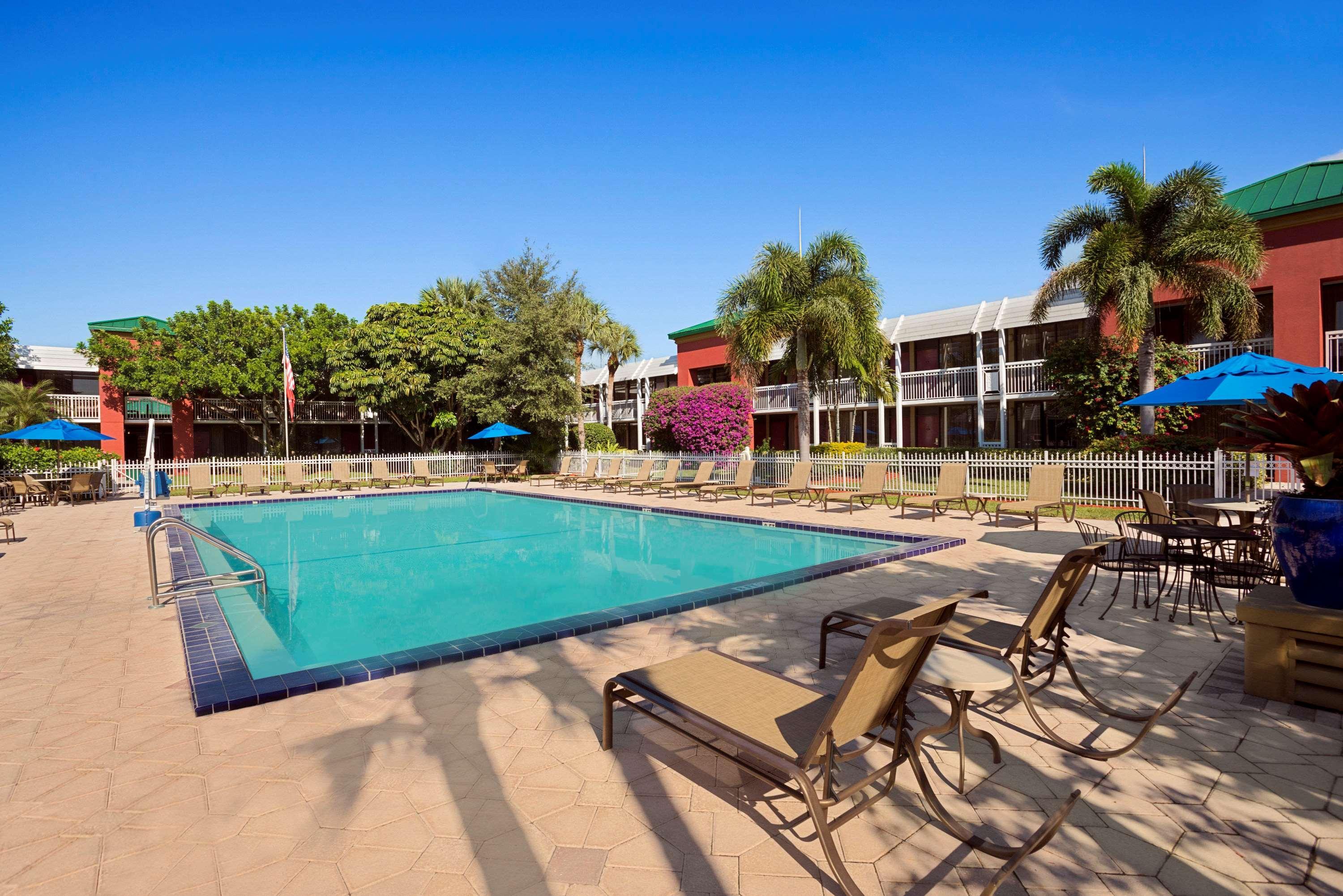 Collins Hotel Naples Exterior photo