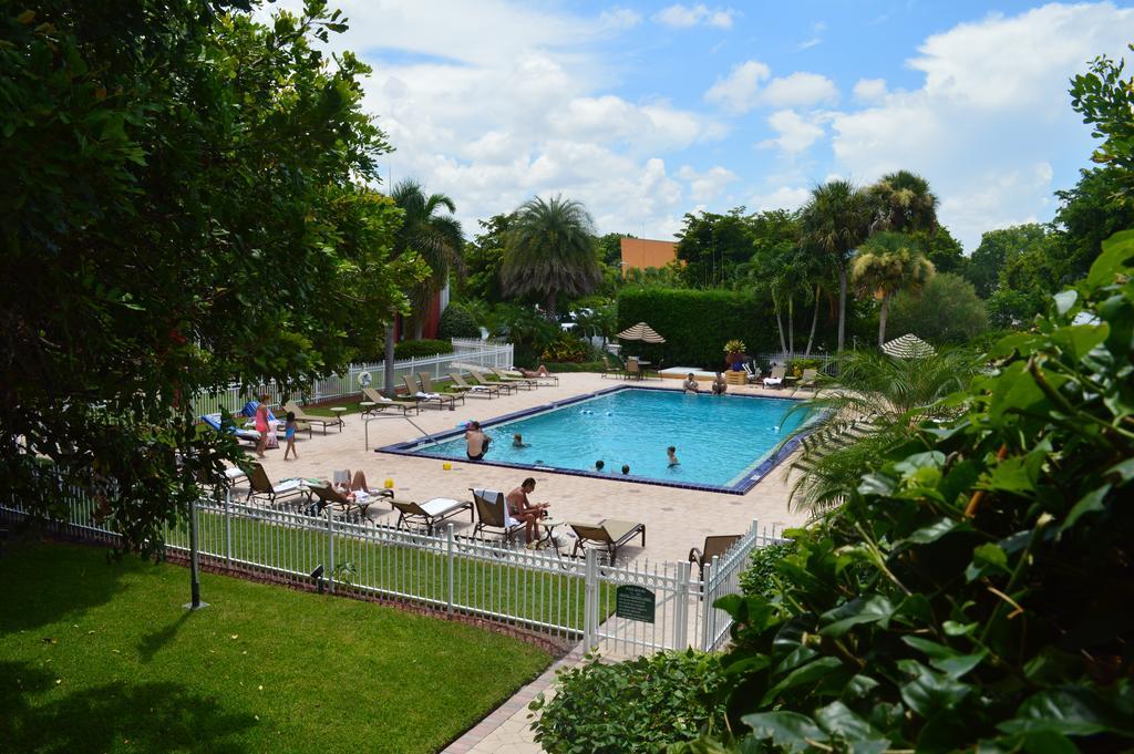 Collins Hotel Naples Exterior photo