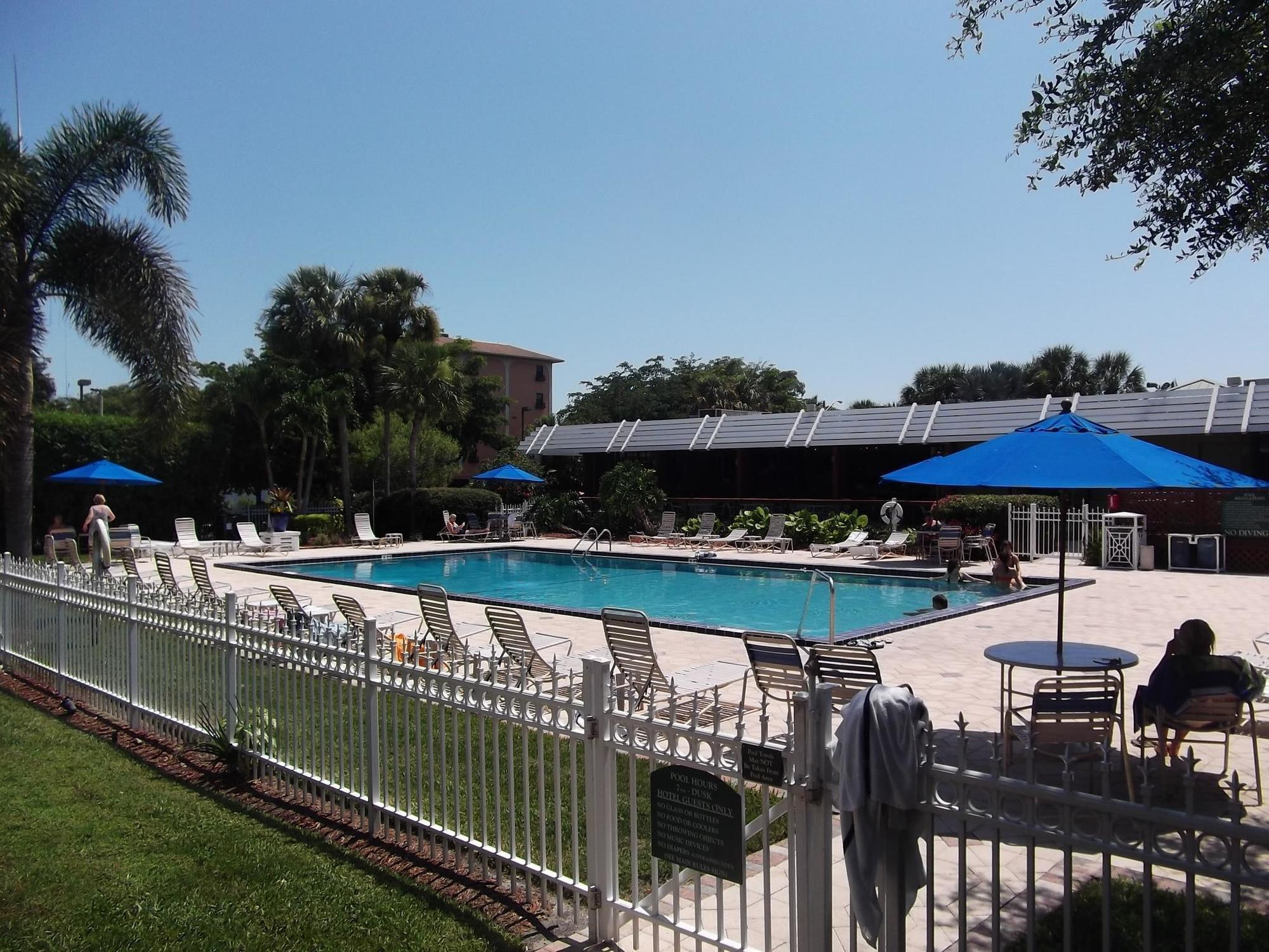 Collins Hotel Naples Exterior photo