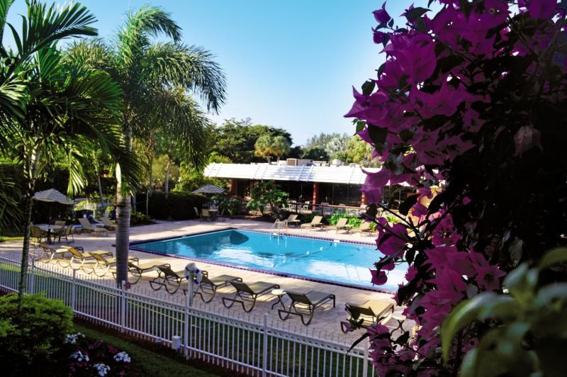 Collins Hotel Naples Exterior photo